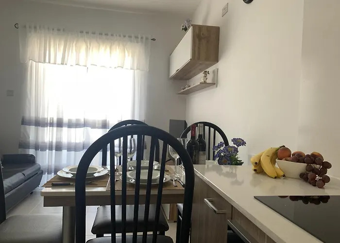 Apartment Quiet, Cosy In Ghadira Bay By Homely *