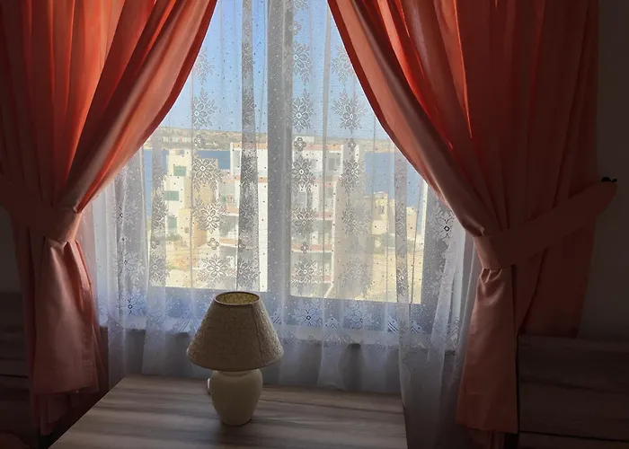 Apartment Quiet, Cosy In Ghadira Bay By Homely